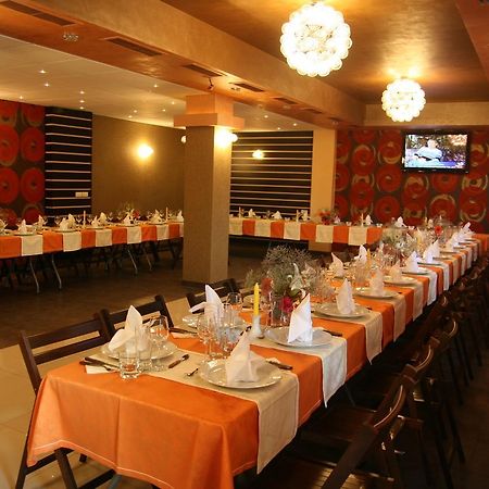 Hotel Kilometrul Zero Dragasani Екстериор снимка