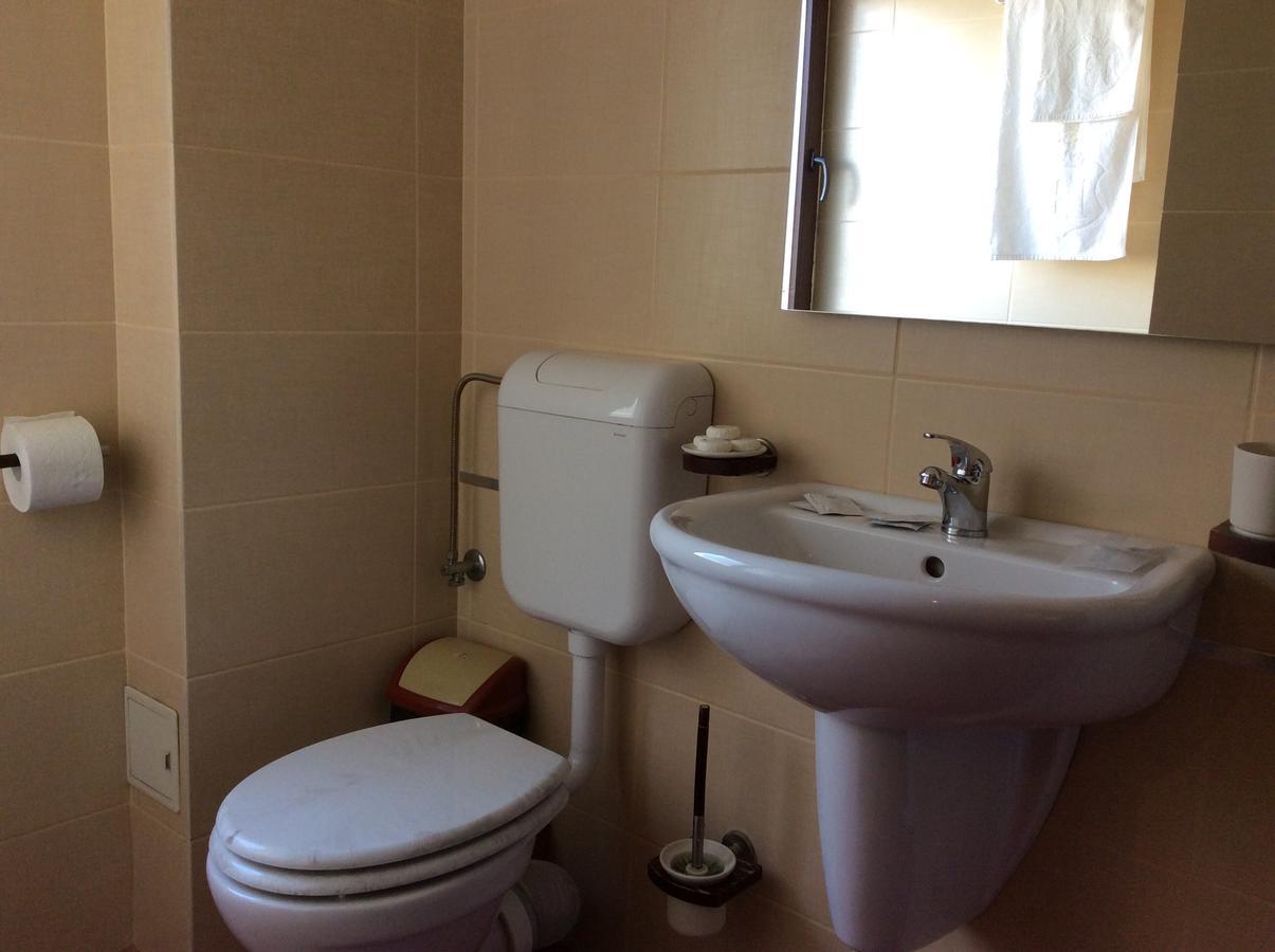 Hotel Kilometrul Zero Dragasani Екстериор снимка