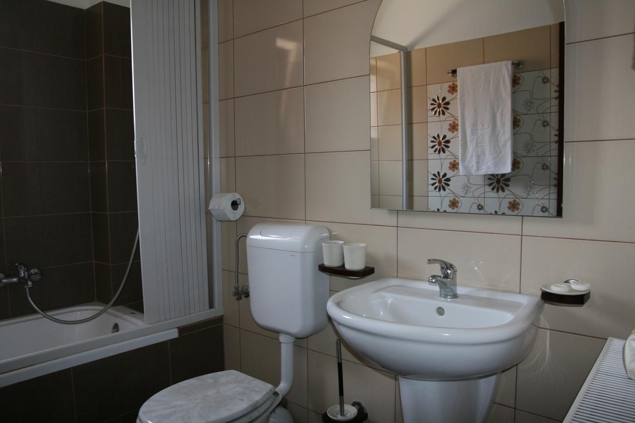 Hotel Kilometrul Zero Dragasani Екстериор снимка