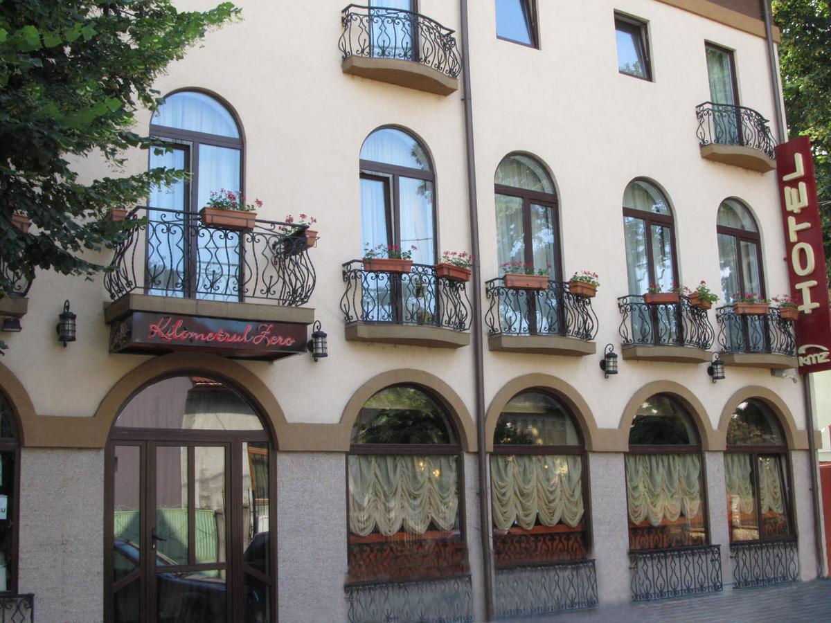 Hotel Kilometrul Zero Dragasani Екстериор снимка