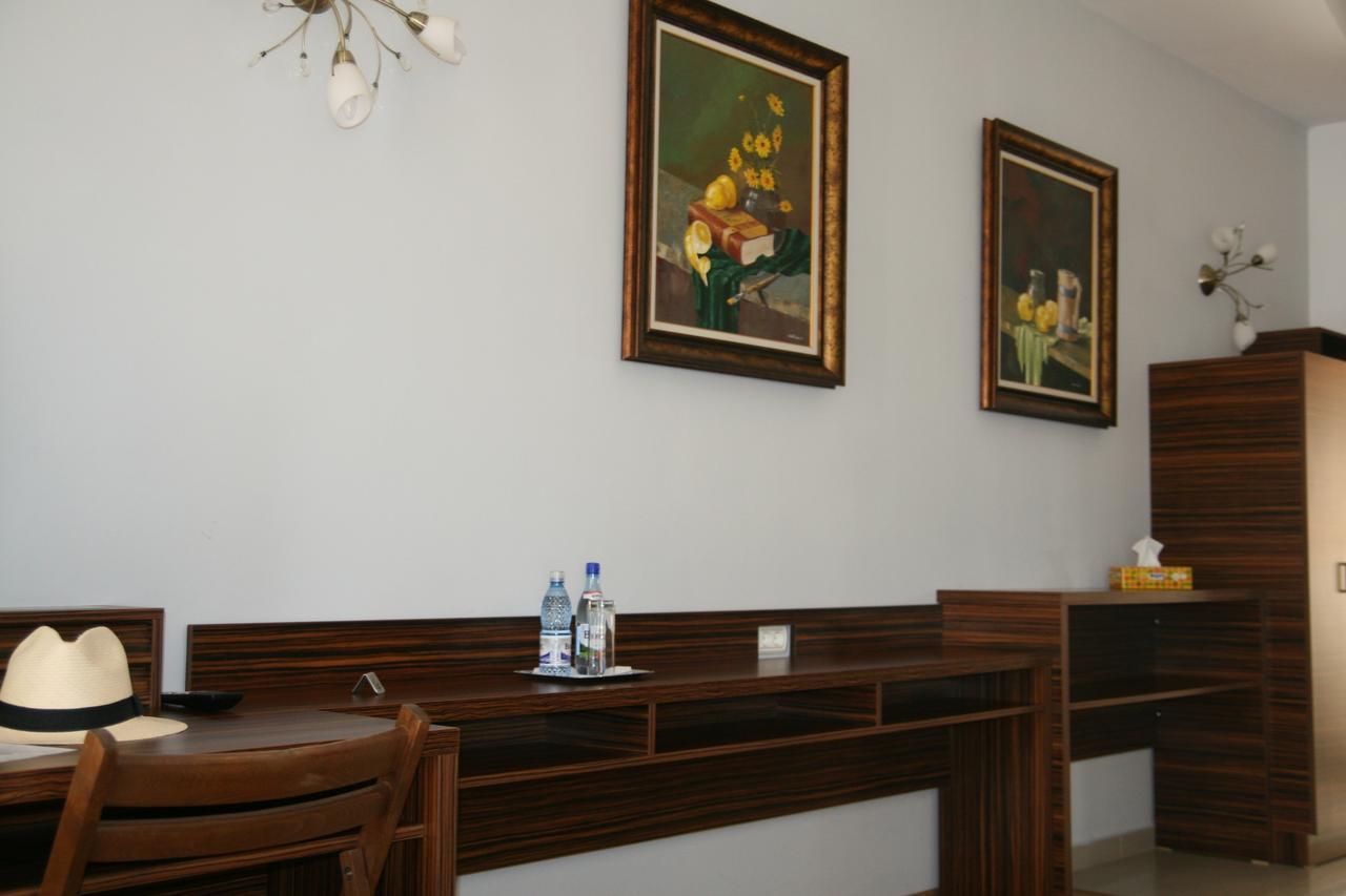 Hotel Kilometrul Zero Dragasani Екстериор снимка